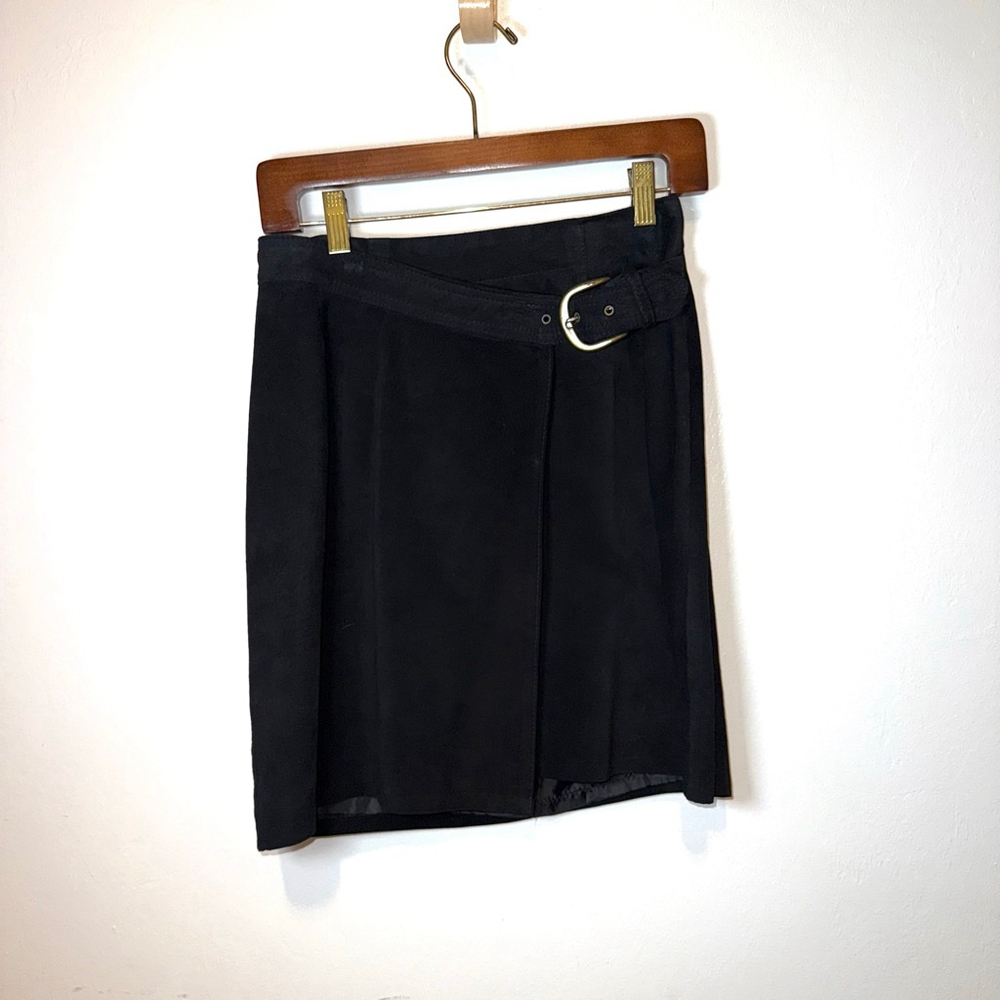 Vintage Suede wrap Ann Taylor Black Suede Mini Skirt with brass Buckle Size 6